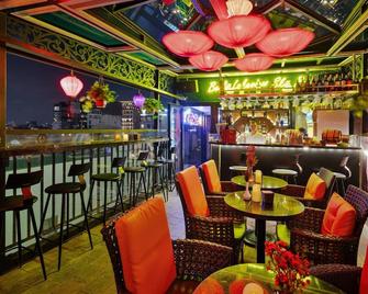Bella Premier Hotel & Rooftop Skybar - Hanoi - Baari