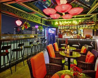 بيلا بريمير هوتل آند روف توب سكايبار - هانوي - بار