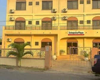 Estepona Playa - Accra - Gebäude