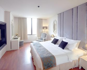 Garden Palace Hotel - Surabaya - Bedroom