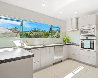 5 Minutes Walk to Matakana Village - Matakana - Kitchen