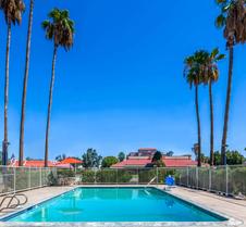 Super 8 by Wyndham Bakersfield/Central