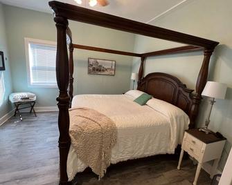 Just 16 miles from Clemson & 12 miles from downtown Greenville. - Easley - Schlafzimmer