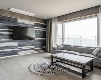 Daynice hotel - Boryeong - Living room