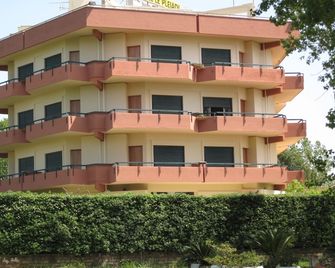 Hotel Le Pleiadi - San Felice Circeo - Building