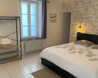 Chez Flo et Manon - Balleroy-sur-Drôme - Habitación