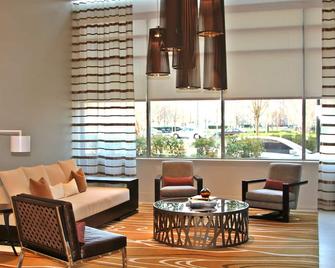 Weichert Suites at Arlington Courthouse - Arlington - Lounge