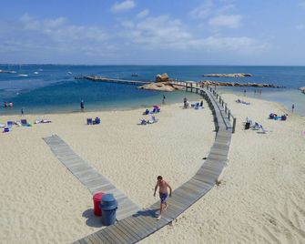 Nonquitt Cottage: Beaches, Golf, Tennis, 5 Br - Dartmouth - Beach