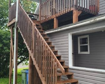 Cute 1-bedroom apartment with AC and WiFi in charming Edmundston - Edmundston
