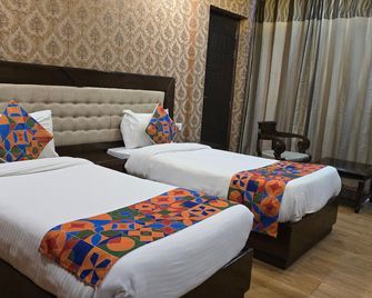 Hotel Elysee Dehradun - Dehradun - Habitación