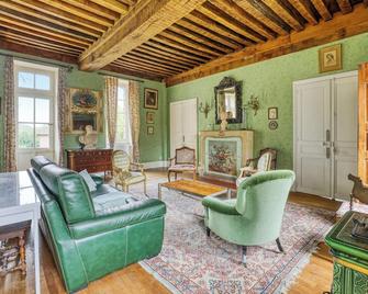 Villa confortable avec piscine privée à Lucenay-lès-Aix - Cossaye - Sala de estar
