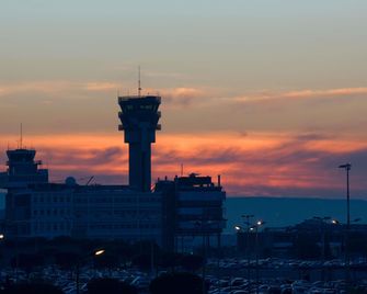 Hotel F1 Marseille Provence - Les Pennes-Mirabeau - Bâtiment