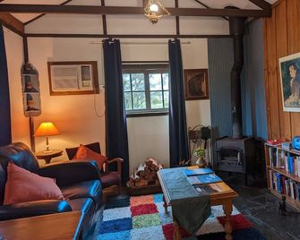 Cathy's Cottage, Wuthering Heights ~ Dog friendly - Clare - Living room