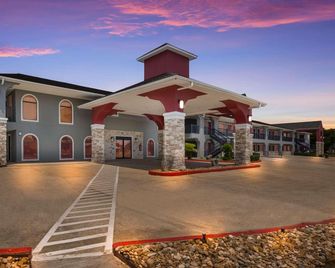 Clarion Pointe Huntsville West - Huntsville - Building