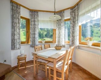 Apartment Vallis Bella by Interhome - See - Eetruimte