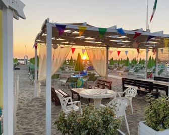 Hotel Raffaello - Bellaria-Igea Marina - Pátio