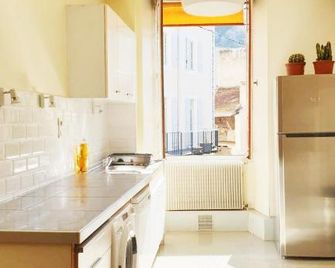 Chez Fanny - appartement de qualité hypercentre Cahors - Cahors - Cuisine