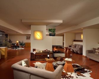 Hotel Sole - Male - Living room