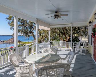 Lakefront Howell Bungalow on Crooked Lake, built in 1929, renovated in 2024 - Babson Park - Balcony