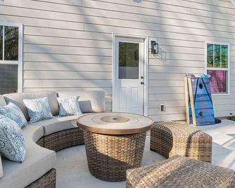 Mt. Holly Hidden Gem, Fireside Lounge,wwc,airport - Mount Holly - Patio