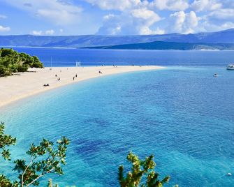 Villa Giardino Heritage Boutique Hotel Bol - בול - חוף