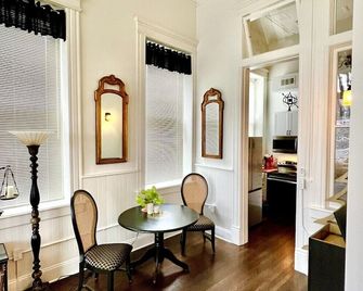 The Voegele Historic Lofts - Mansfield - Dining room