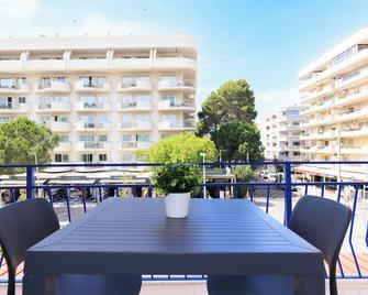 Centric Rentalmar - Салоу