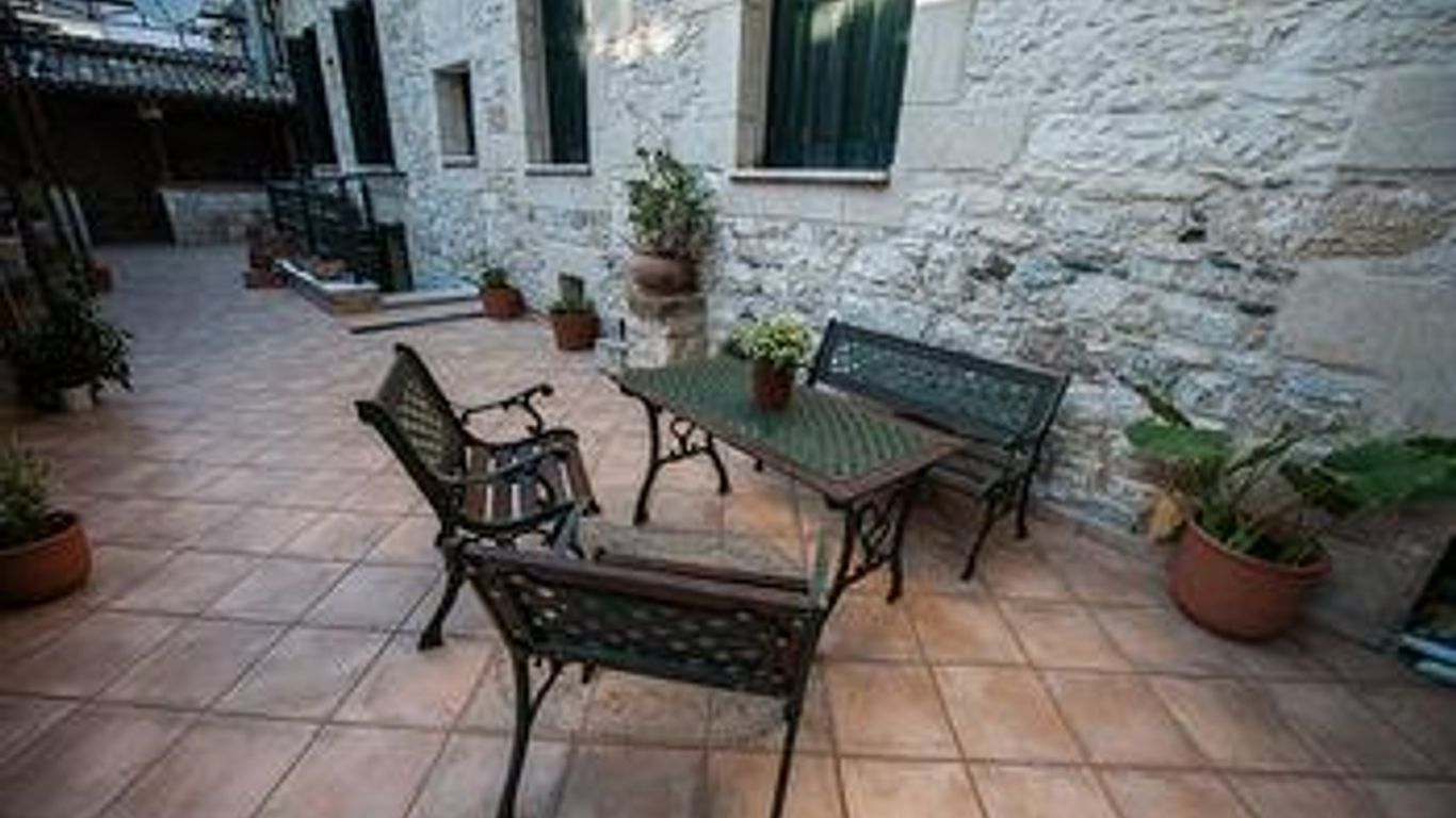 هوتل إبيسكوز