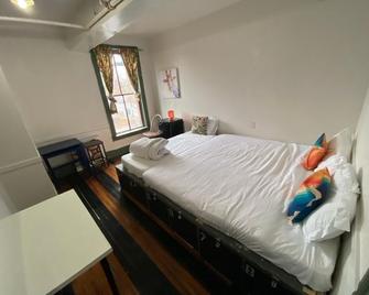 Michie Hostel - Providence - Bedroom