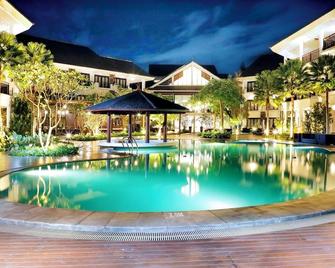 Lido Lake Resort By Mnc Hotel - Bogor - Pool