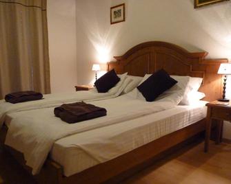 Chalet des Alpes - קראן-מונטאנה - חדר שינה