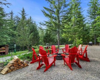 Grizzly Bear Cabin # 2. - Nakusp - Patio