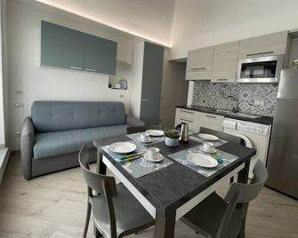 Apartment Tra Sole e Mare by Interhome - Spotorno - Restaurant