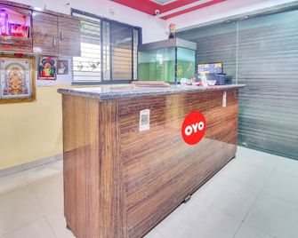 Hotel O Vinit Lodging - Nagpur - Front desk