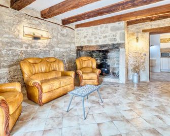 Beautiful Home In Saint-Rabier - Saint-Rabier - Living room