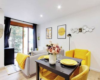 Charming Apartment -1br2p- Le Kremlin-Bicetre - Le Kremlin-Bicêtre - Dining room