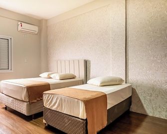 Arca's Express Hotel - Toledo - Schlafzimmer