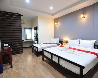 Park & Pool Resort - Nong Khai - Schlafzimmer