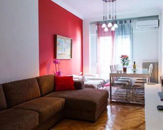 Aristotelous Boarding House - Thessaloniki - Bedroom