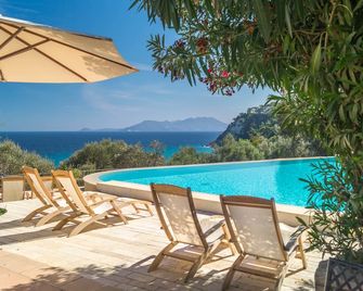 Armonia Bay Hotel - Kokkari - Pool