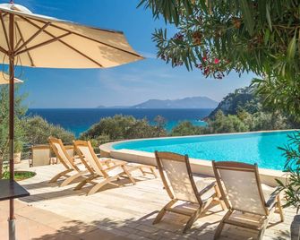 Armonia Bay Hotel - Kokkari - Басейн
