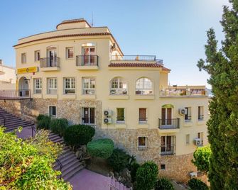 Apartamentos Ar Monjardi - Lloret de Mar - Edificio