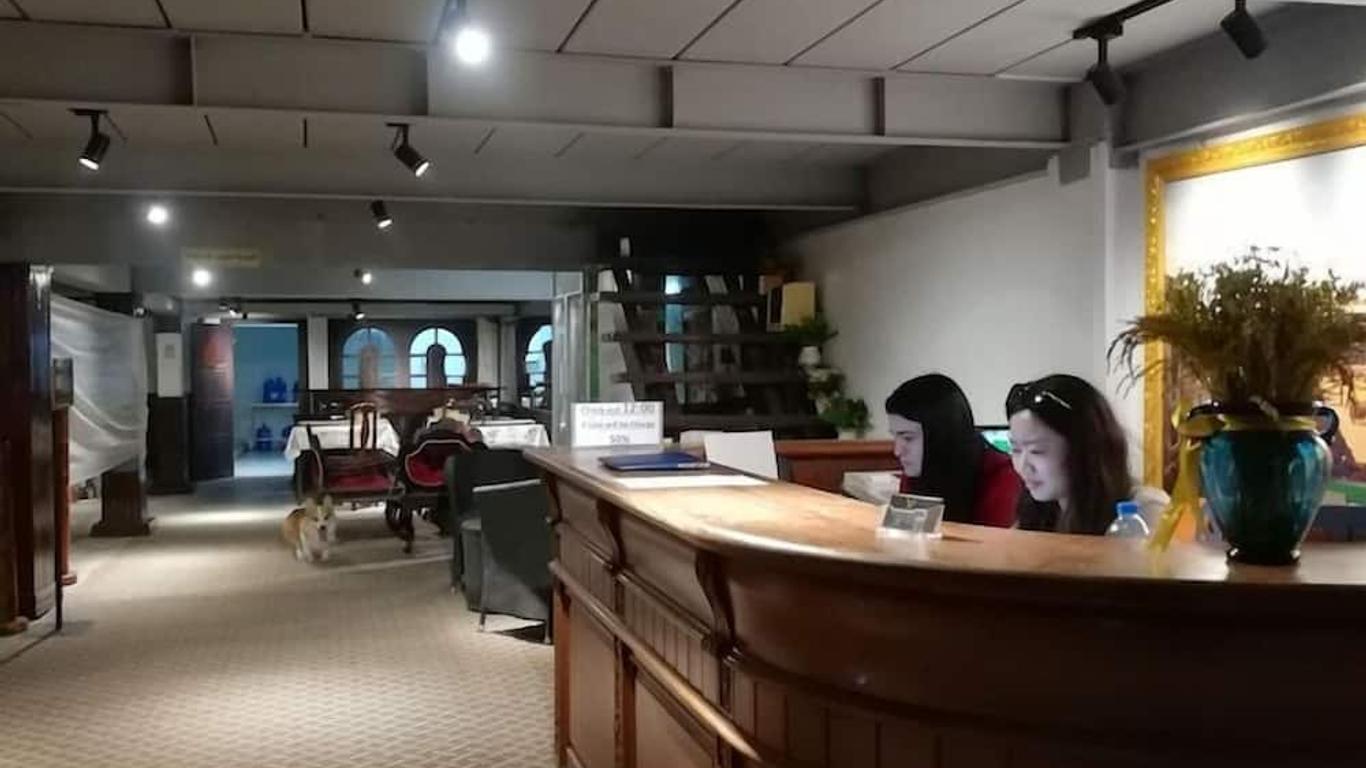 New Lao Paris Hotel