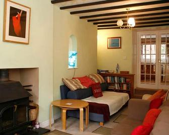 Superb stone cottage in the heart of Snowdonia - Beddgelert - Вітальня