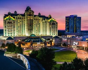 Grand Pequot Tower at Foxwoods - Mashantucket - Building