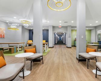 Spark by Hilton Abingdon I-81 near Fairgrounds - Abingdon - Lobby