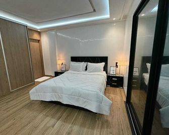 LUSAIL: Elegance and Panoramic View - Your Refuge in the Heart of the Middle Atlas - Beni Mellal - Bedroom