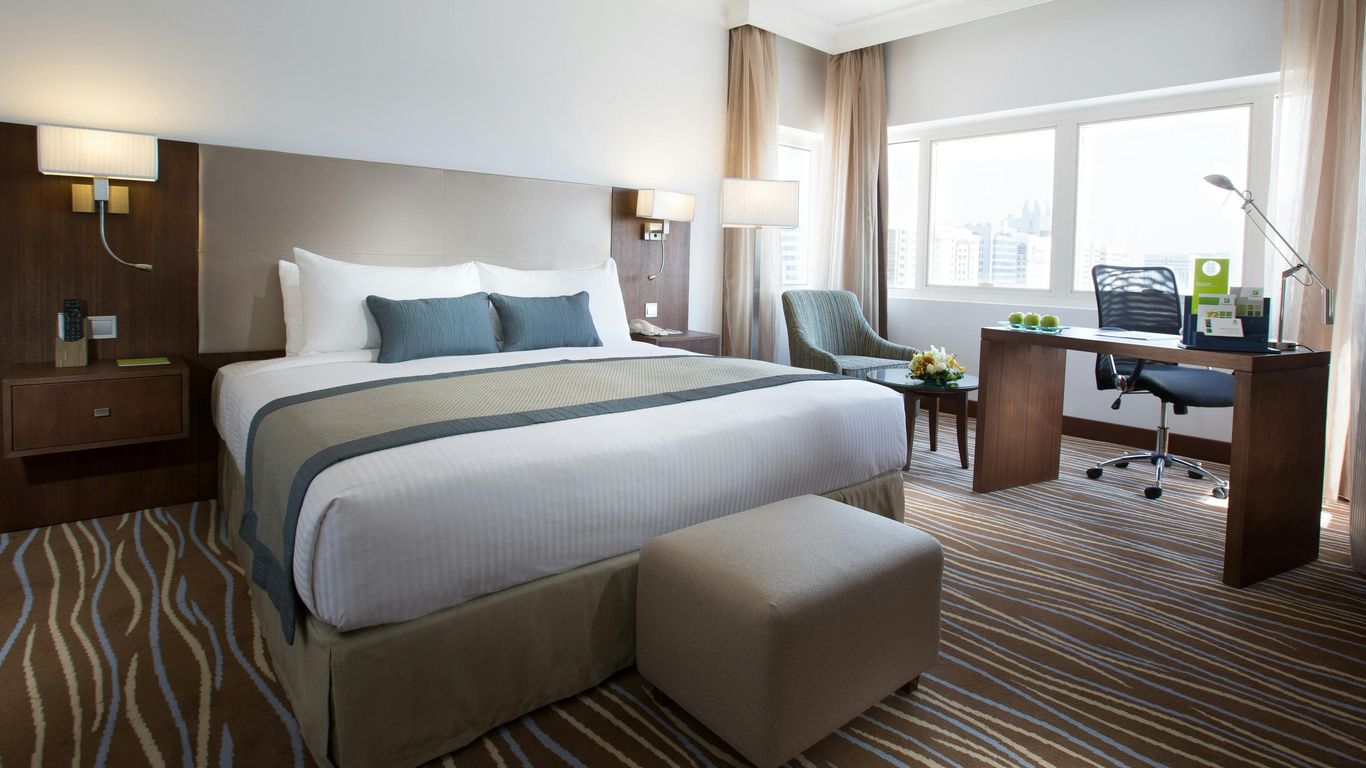 هوليداى إن داون تاون أبو ظبي، آن آي آيتش جي هوتل