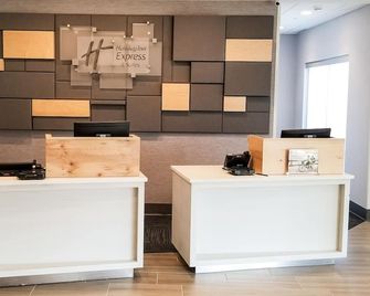Holiday Inn Express & Suites Charlotte Ne - University Area By IHG - Charlotte - Receptie