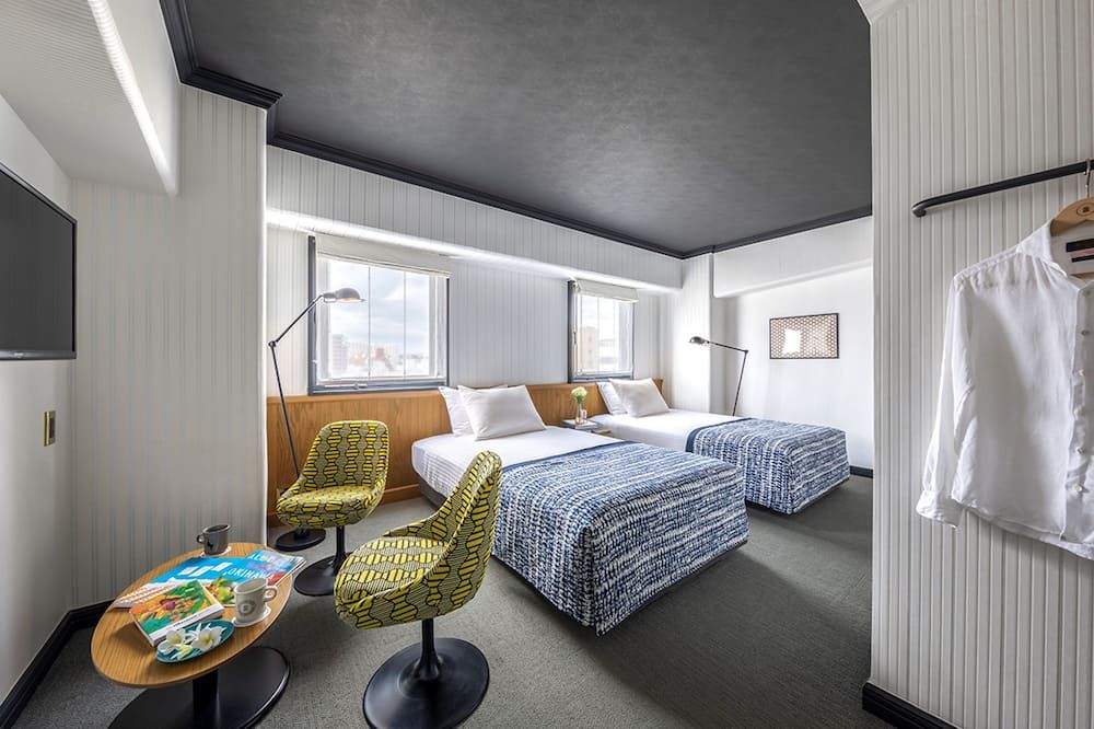 إستينايت هوتل ناها